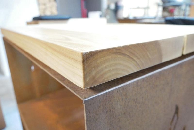 Table de rangement 48x96x96 avec billot en bois